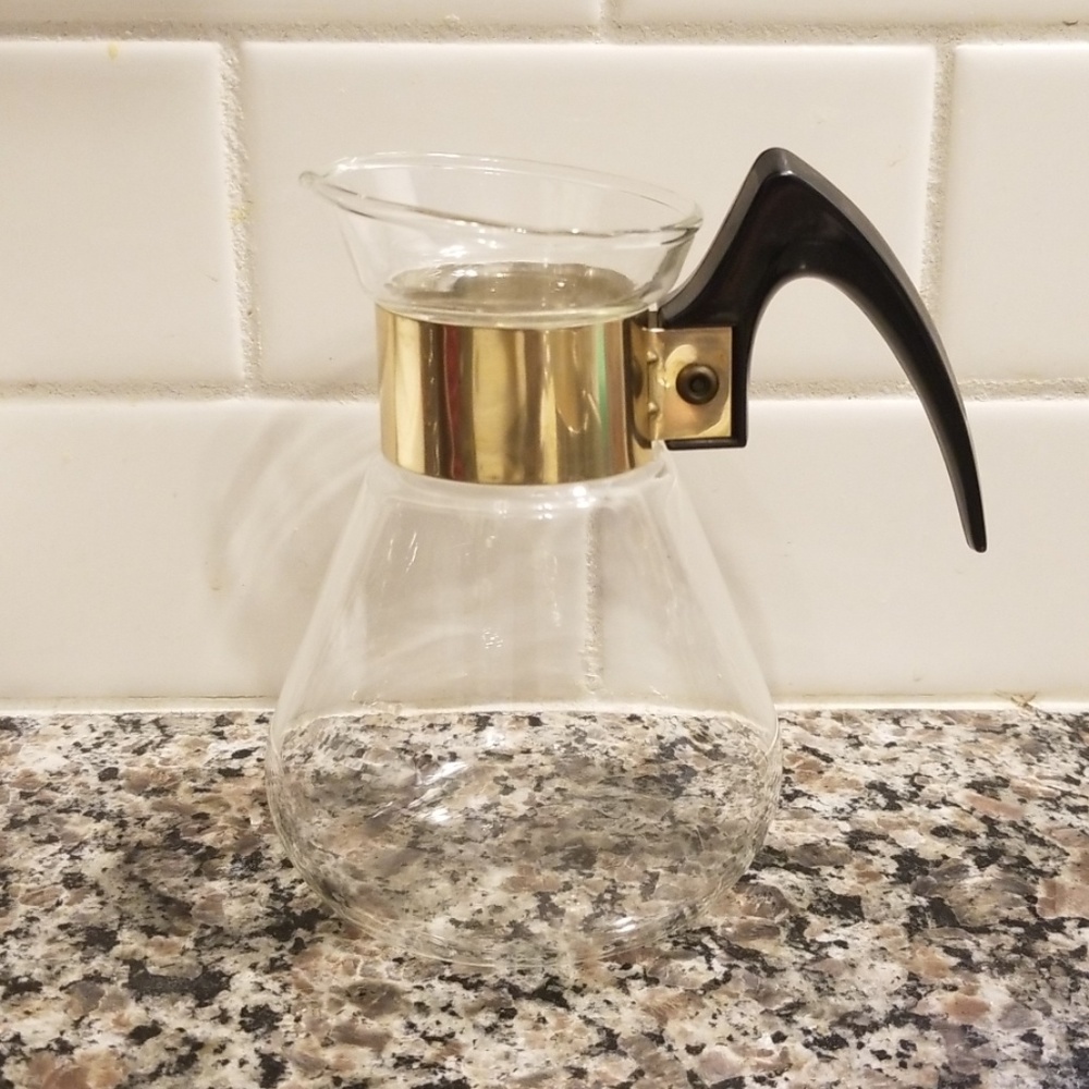🌻Small Vintage Corningware carafe glass